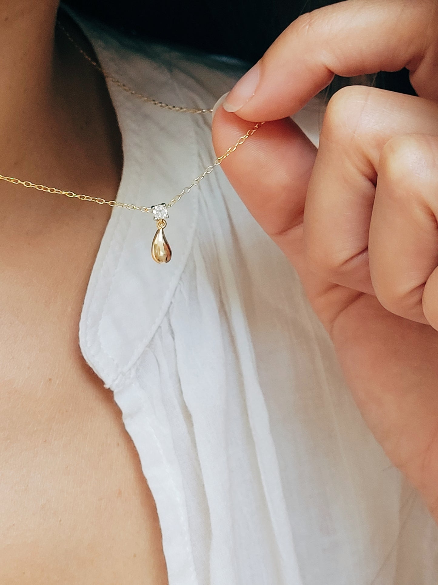 Teardrop Pendant Necklace