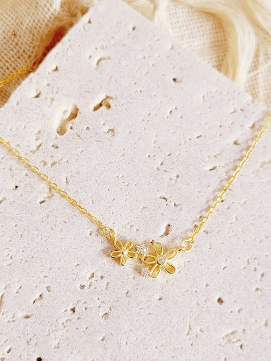 Tiny Flower Necklace