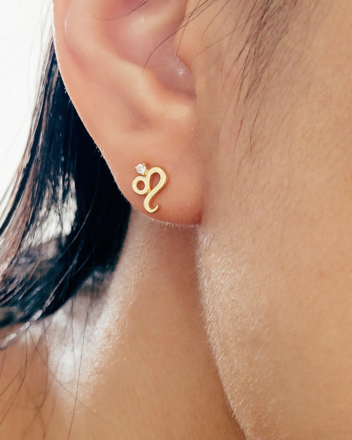 Starry Zodiac Sign Earrings · Leo